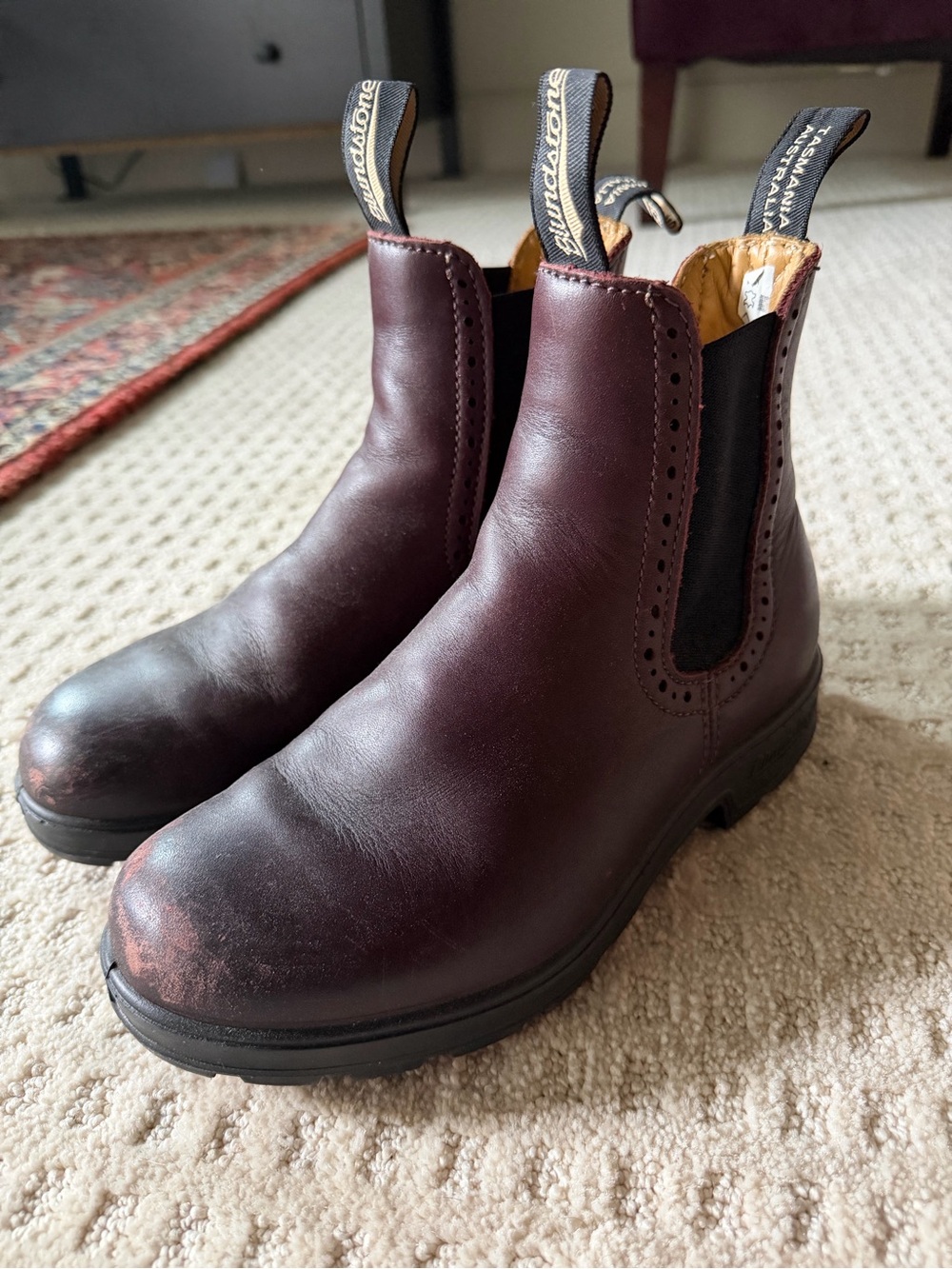 Blundstone Style Chelsea Boots in Burgundy